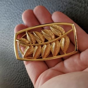 VTG scarf clip